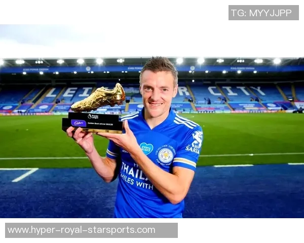 足球狂徒胤的传奇旅程从草根到顶尖球星的奋斗与荣耀